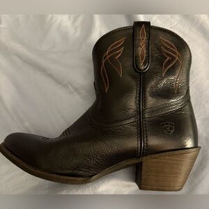 Ariat Women's Boots (Darlin 10)